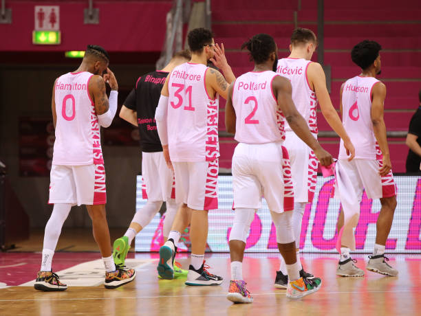 在虚实交织 在虚实交织